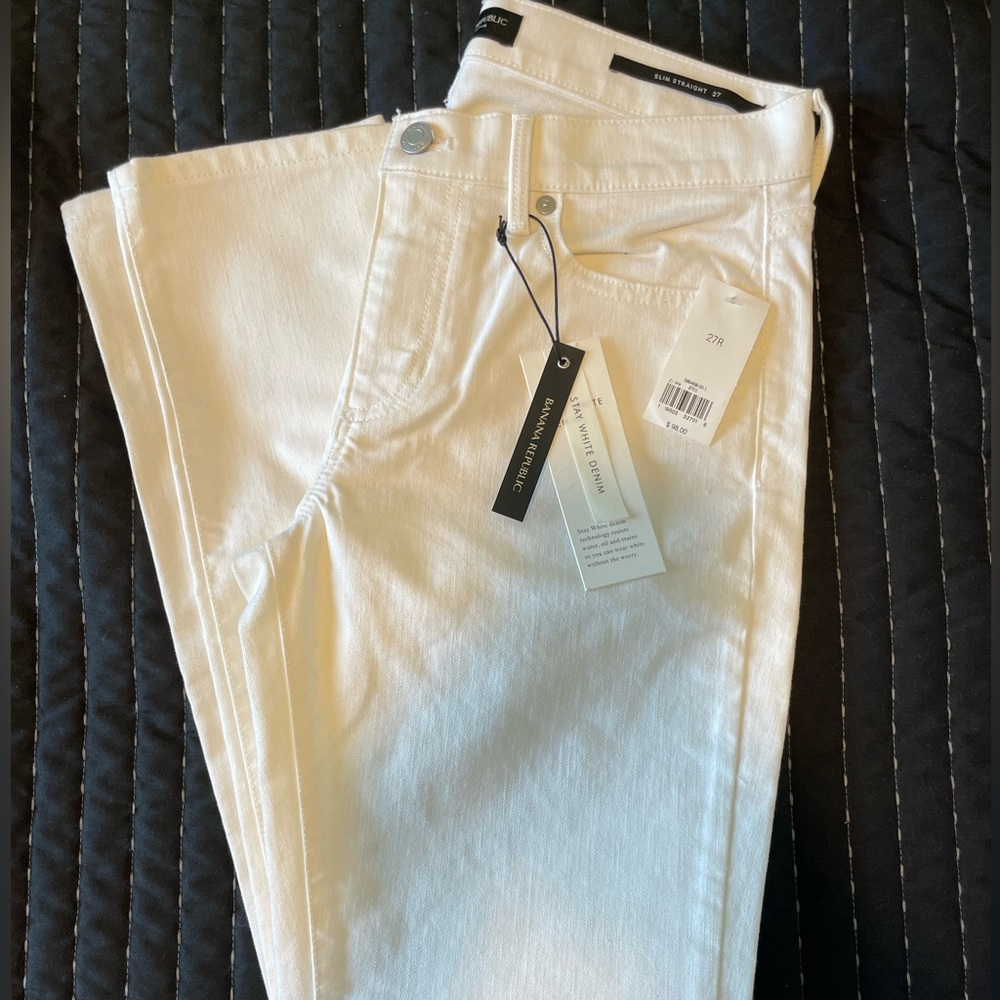 *NWT* Banana Republic white slim straight jeans